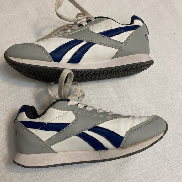 Reebok Kids Boys or Girls Sneakers - Size 1 - Picture 1 of 12